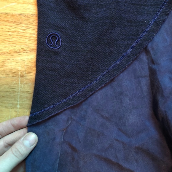 Lululemon sweatshirt w unique back detail! - Picture 4 of 6